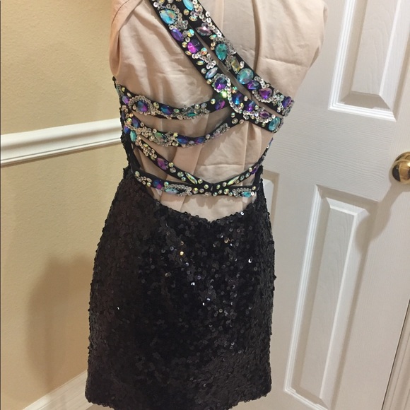 Sequined beaded cocktail dress - Picture 5 of 8